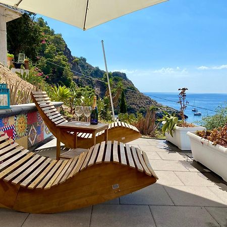 Paradisea Taormina Luaran gambar