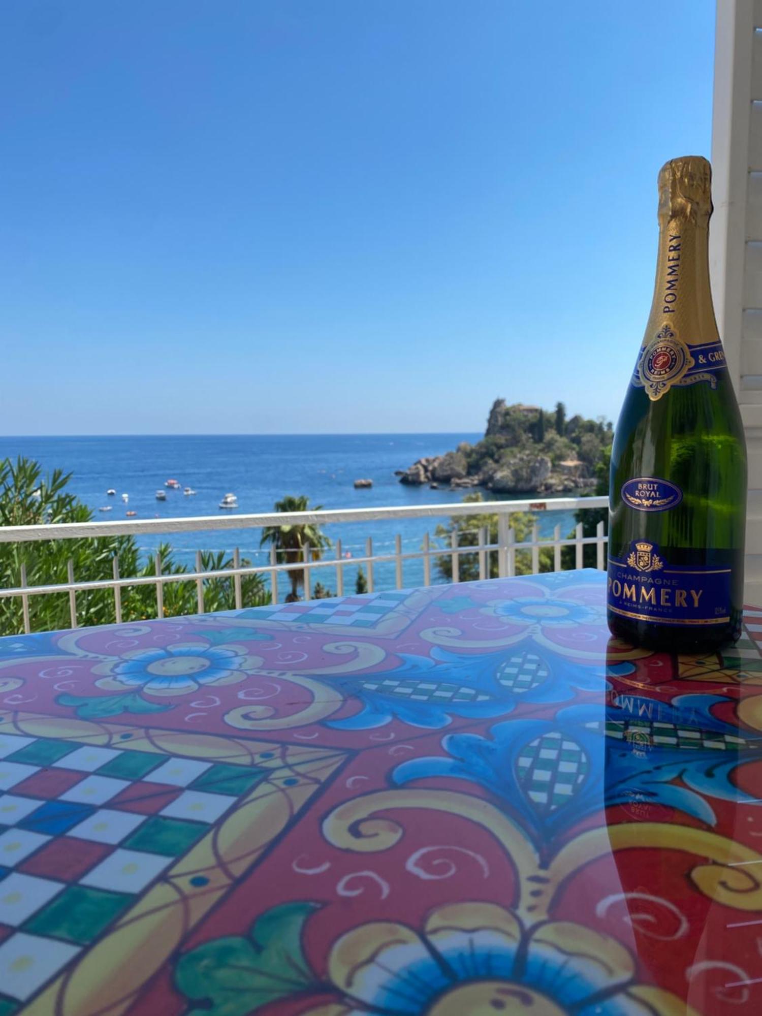 Paradisea Taormina Luaran gambar