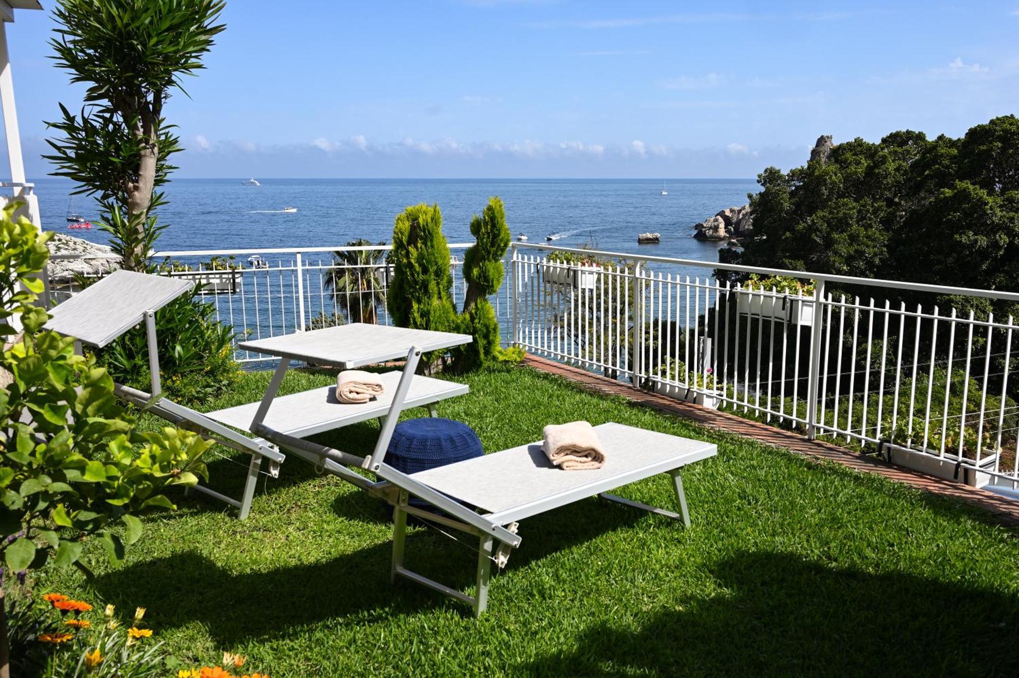 Paradisea Taormina Luaran gambar